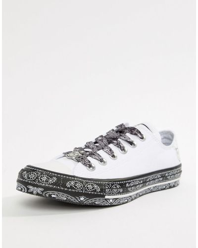 miley cyrus black converse