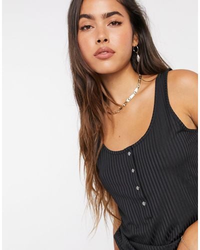 debardeur boutonné devant