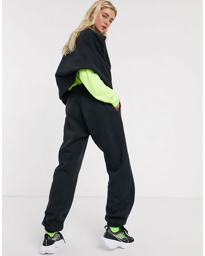 nike mini swoosh joggers - thechefemeka 