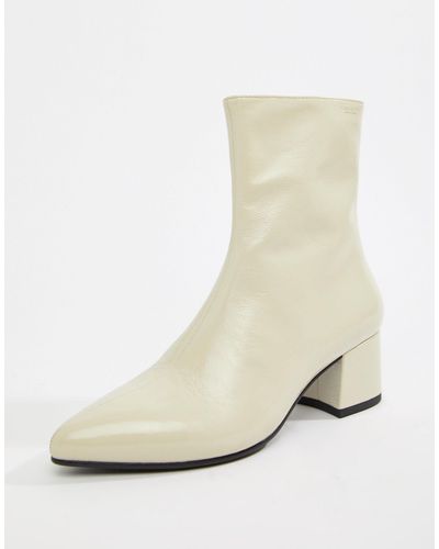 VAGABOND SHOEMAKERS Tara Chelsea boots Enkellaarsjes Dames Wit - Schoenen.nl