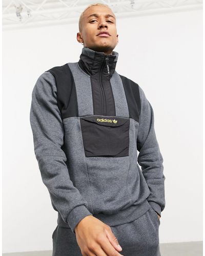 adidas Originals – Adventure – Fleece-Pullover mit kurzem Reißverschluss in  Grau für Herren | Lyst AT