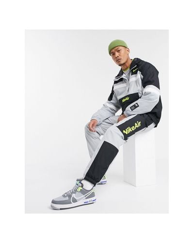 nike air cuffed woven joggers