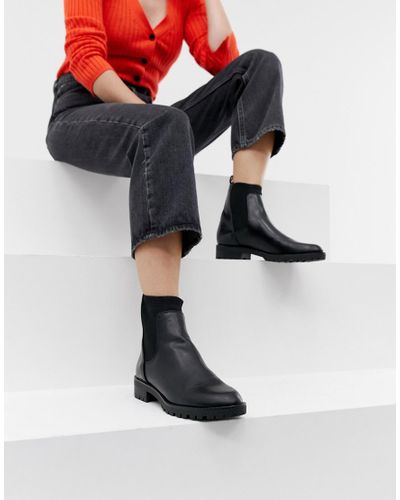 stradivarius pull on chelsea boots in black