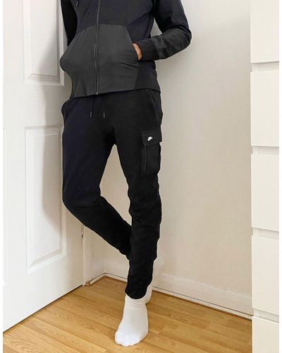 nike lightweight utility cargo joggers in light grey