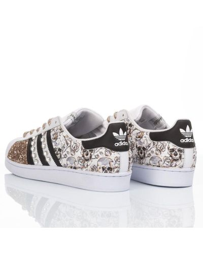 adidas Superstar White, Gold | Lyst