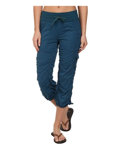 The North Face Aphrodite Woven Pull-on Capri in Blue - Lyst
