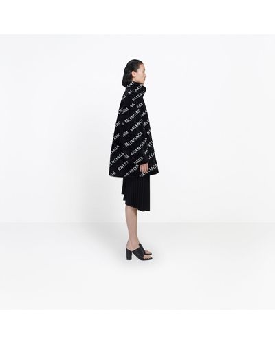 qqqwjf.balenciaga fluffy zip up jacket 