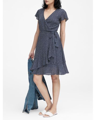 Banana Republic Synthetic Floral Ruffle Wrap Dress in Navy Blue (Blue) |  Lyst
