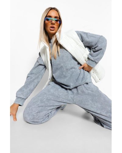 grey sweater tracksuit
