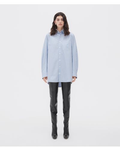 Bottega Veneta Gestreiftes Hemd Aus Kompakter Baumwolle Mit Geschwungenem Rücken - Blau