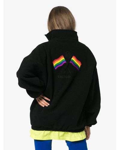 Discuta balenciaga lgbt 