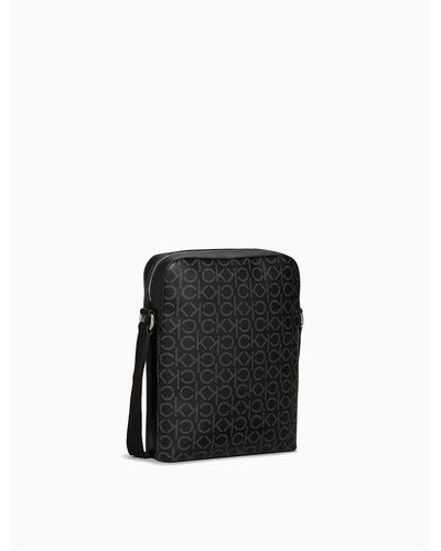 monogram logo crossbody bolsa