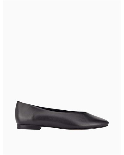 Calvin Klein Anete Leather Flat in Black - Lyst