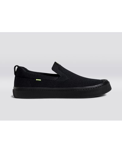 cariuma all black