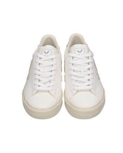 tan and white vejas