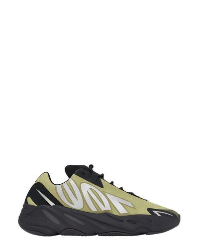 yeezy 700 lace up