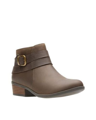 clarks addiy cora