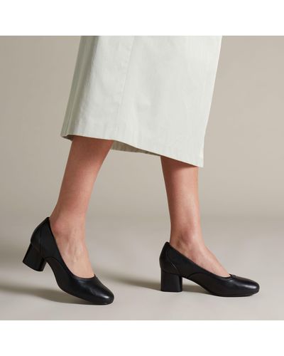 un cosmo strap clarks