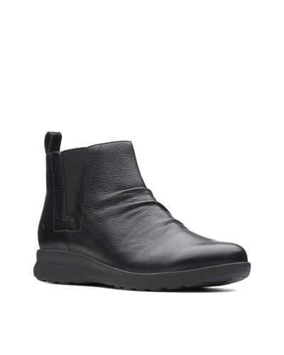 un adorn mid clarks