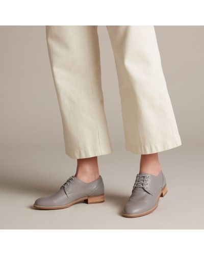 Clarks Netley Bloom 2024 favors