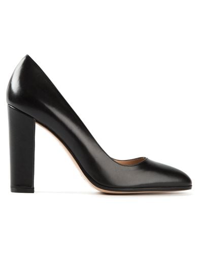 black block pumps