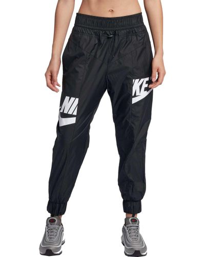 nike graphic windrunner