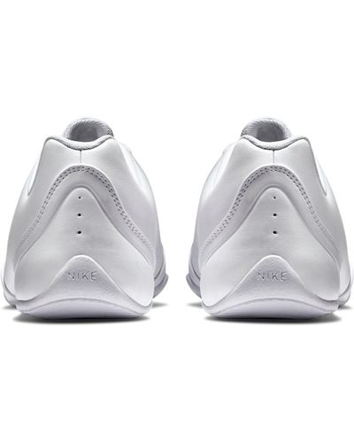 nike sideline iii shoe