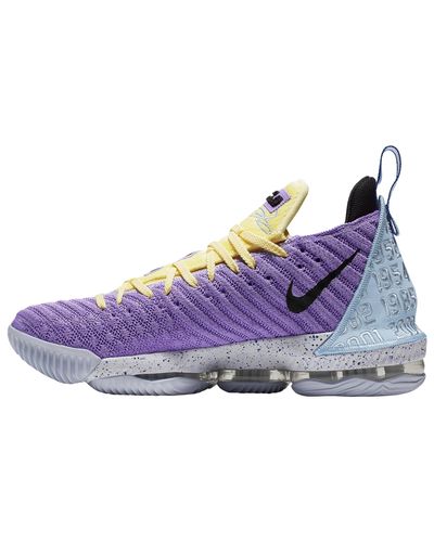 champs lebron 16
