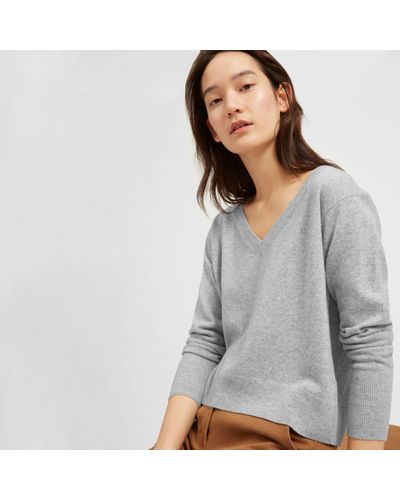 everlane cotton v neck