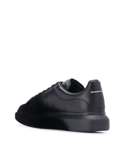 Alexander McQueen Fluweel Fluwelen Sneakers in het Zwart voor heren - Lyst