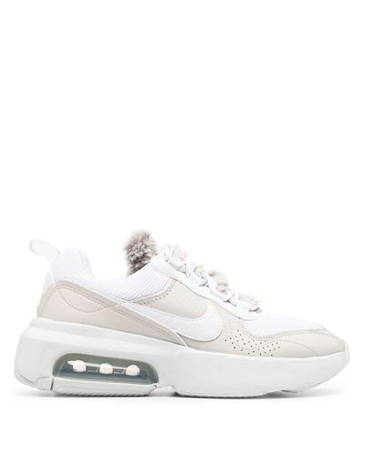 Sneakers con logo di Nike in Bianco | Lyst