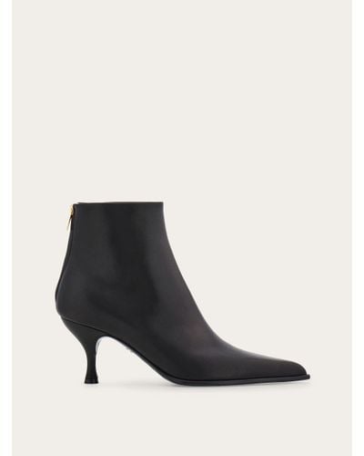 Ferragamo Pointed ankle boot - Noir