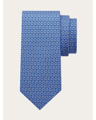 Ferragamo Hommes Cravate En Soie Imprimé Gancini Entrelacés Bleu