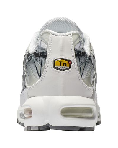 nike air max plus se shark