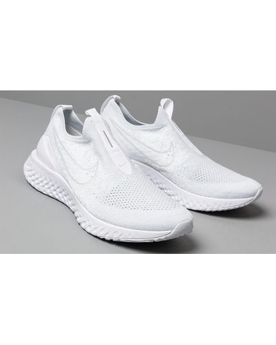 nike epic phantom react on feet