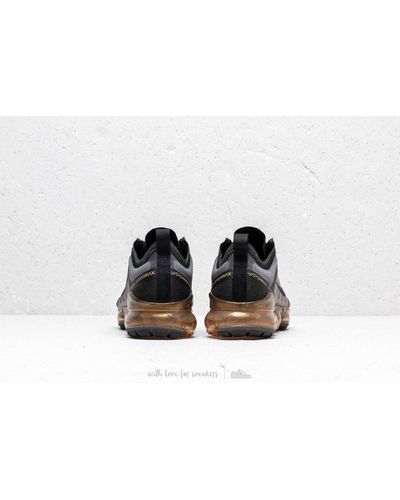 vapormax gold black