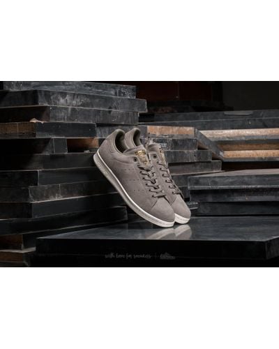 stan smith white trace cargo