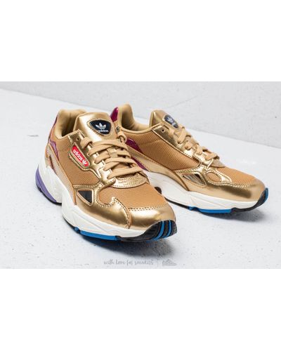 ساخر دائم الموافق adidas falcon w gold metallic - paulistagallery.com