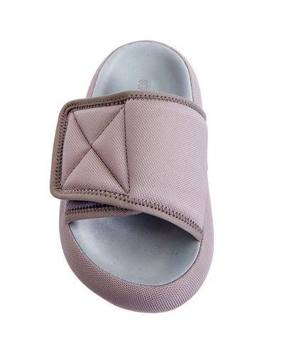 yeezy taupe slides