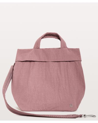lululemon on my level duffel