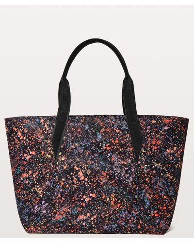 lululemon out of range tote