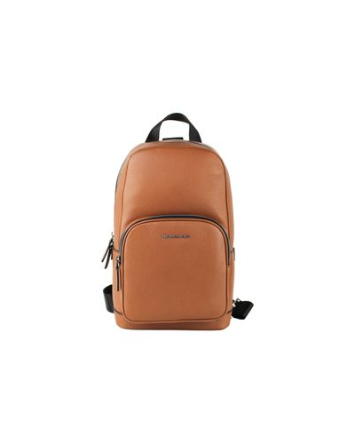 michael kors cooper commuter slingpack