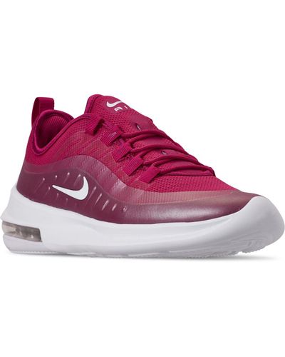 sneakers with round toe box