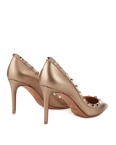 Valentino Rockstud Grained Leather Pumps in Gold (Metallic) - Lyst