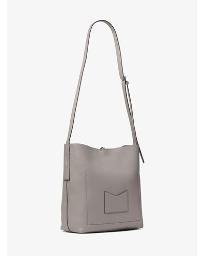 Michael Kors Junie Large Pebbled Leather Messenger in Pearl Grey (Gray) -  Lyst