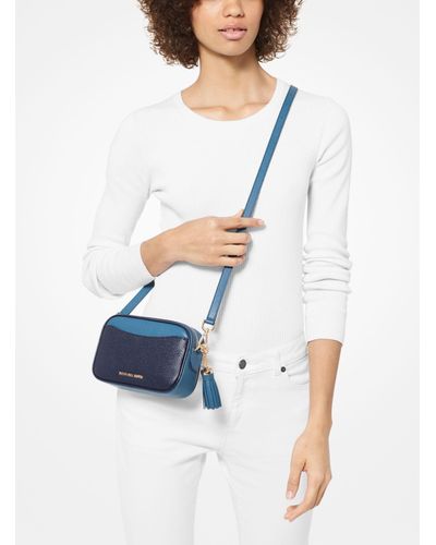 pebbled leather convertible belt bolsa