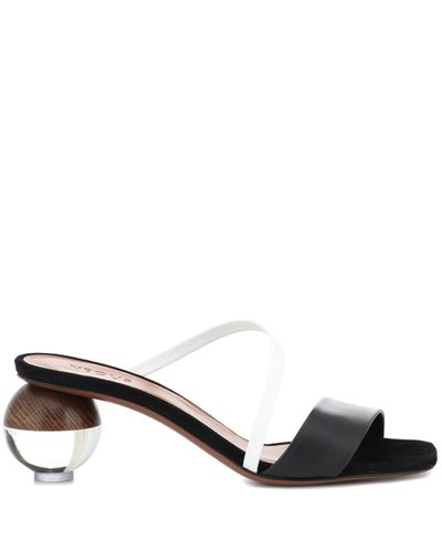 neous flat sandals