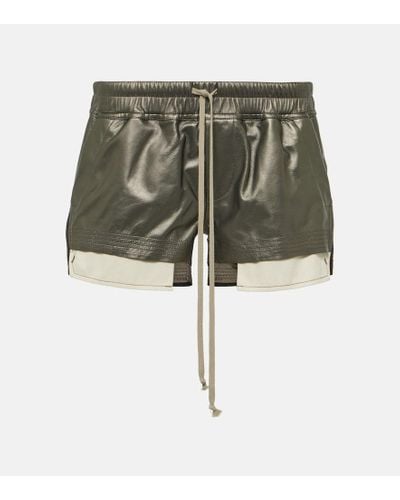 Rick Owens Shorts aus Metallic-Leder - Grün