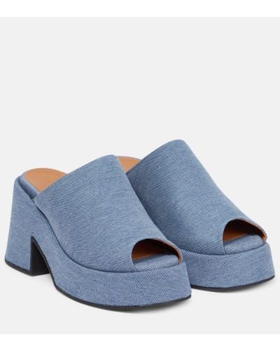 Ganni Mules en denim con plataforma - Azul