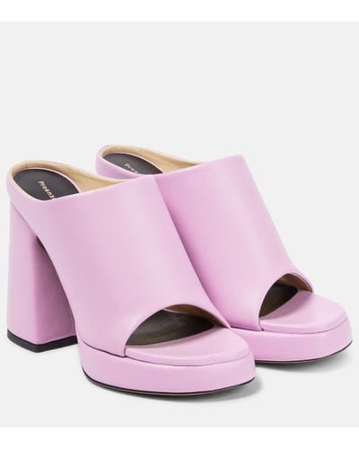 Proenza Schouler Mules Forma de piel con plataforma - Rosa